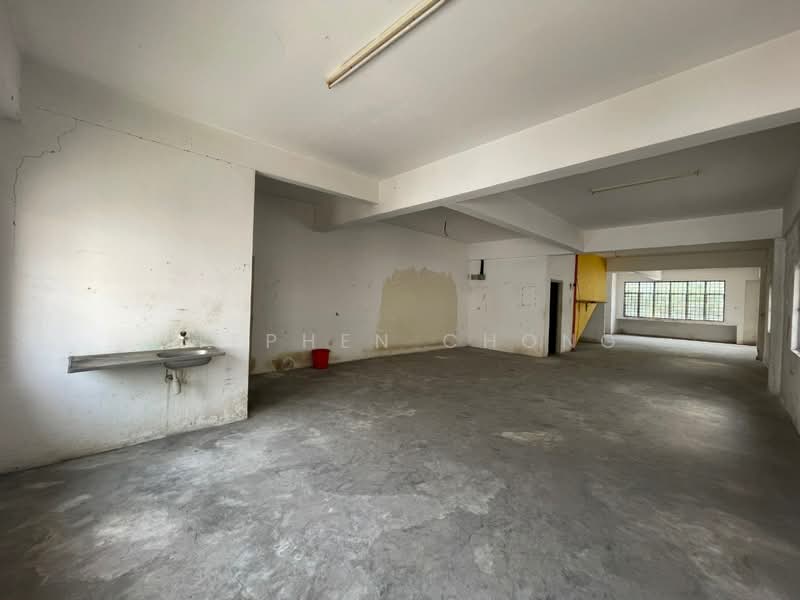 Shop / Office for Rent in Taman Putri Kulai (Kulai) - Stephen Chong - Interior - PropertyGuru.com.my