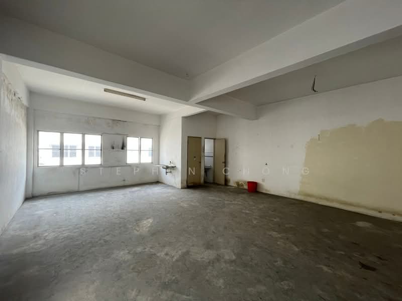 Shop / Office for Rent in Taman Putri Kulai (Kulai) - Stephen Chong - Interior - PropertyGuru.com.my