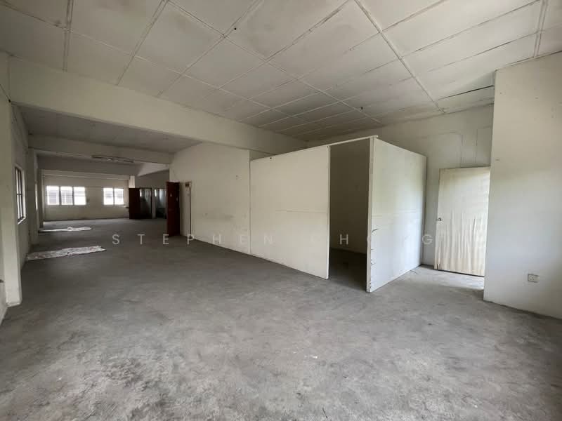 Shop / Office for Rent in Taman Putri Kulai (Kulai) - Stephen Chong - Interior - PropertyGuru.com.my