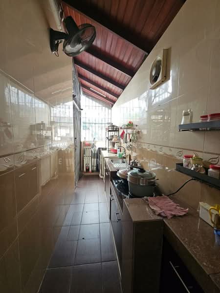 Terraced House for Sale in Bandar Kinrara Seksyen 5 (Bandar Kinrara) - Elyn Soo - Kitchen - PropertyGuru.com.my