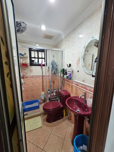 Terraced House for Sale in Bandar Kinrara Seksyen 5 (Bandar Kinrara) - Elyn Soo - Bathroom - PropertyGuru.com.my