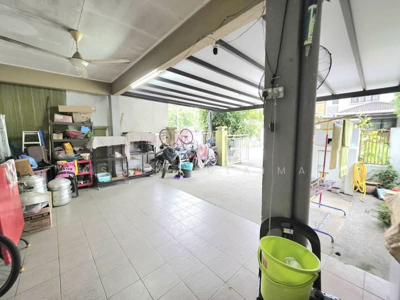 Rumah Teres 2-Tingkat untuk Dijual di Desa Coalfields (Sungai Buloh) - Yasmin Sulaiman - Car Park - PropertyGuru.com.my