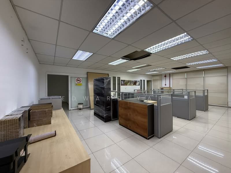 Warehouse for Rent in Taman Perindustrian Pandamaran (Pelabuhan Klang) - Edward Yap - Office area - PropertyGuru.com.my