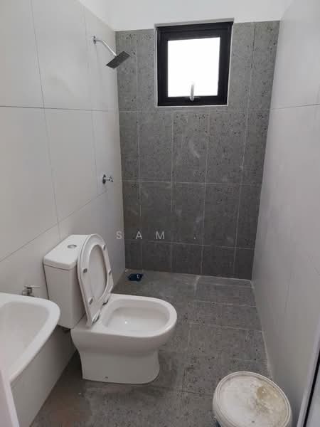 Rumah Banglo untuk Dijual di Kampung Menglembu Timur (Menglembu) - Sam . - Bathroom - PropertyGuru.com.my