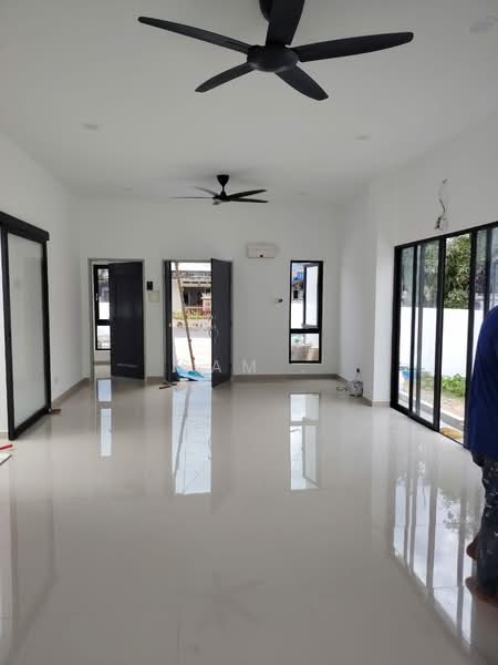 Rumah Banglo untuk Dijual di Kampung Menglembu Timur (Menglembu) - Sam . - Living Room - PropertyGuru.com.my