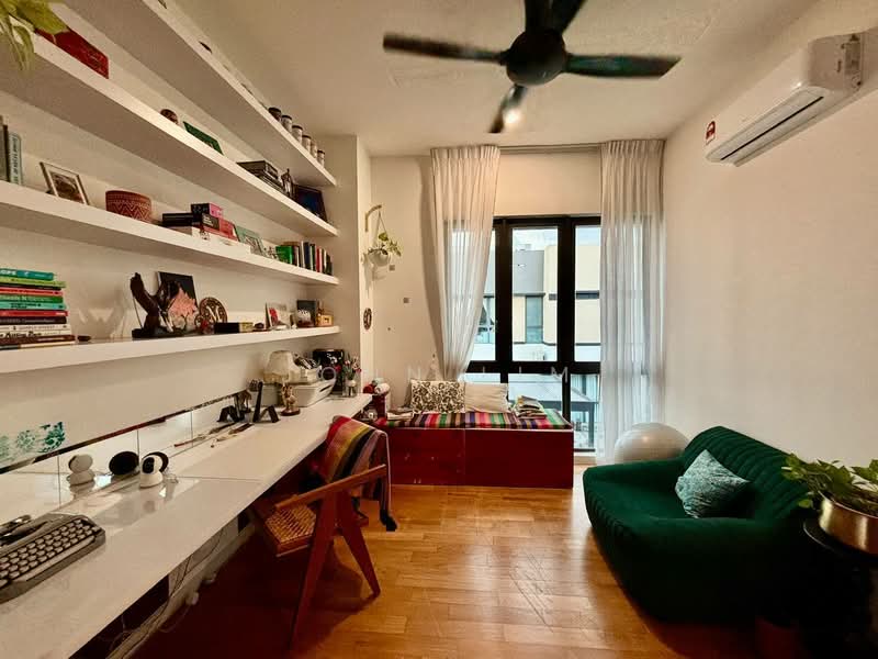 Rumah Berkembar untuk Dijual di Iskandar Puteri (Nusajaya) (Johor) - John Lim - Study - PropertyGuru.com.my