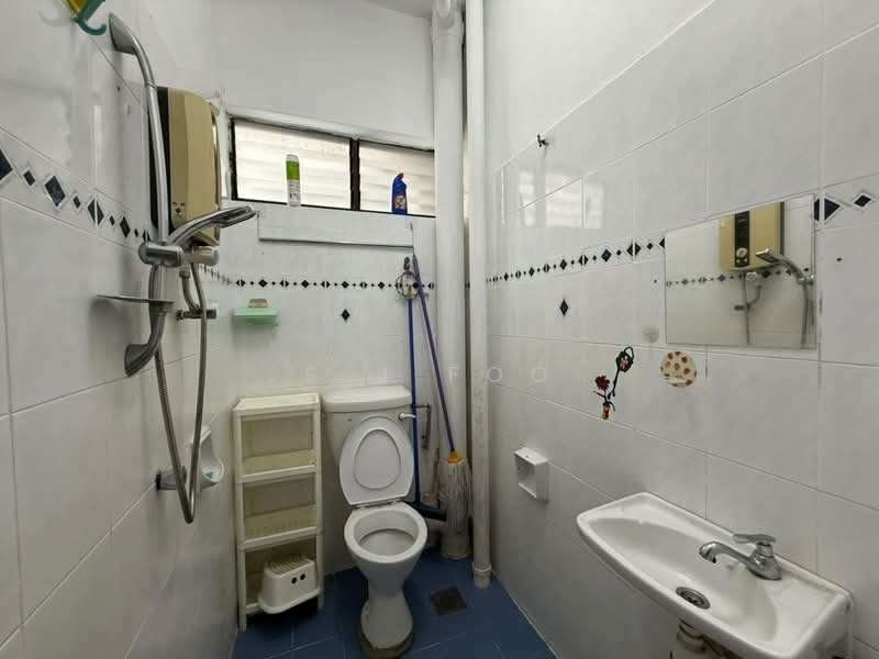 Kondominium untuk Dijual di Ferringhi Delima Condominium - S J Foo - Bathroom - PropertyGuru.com.my
