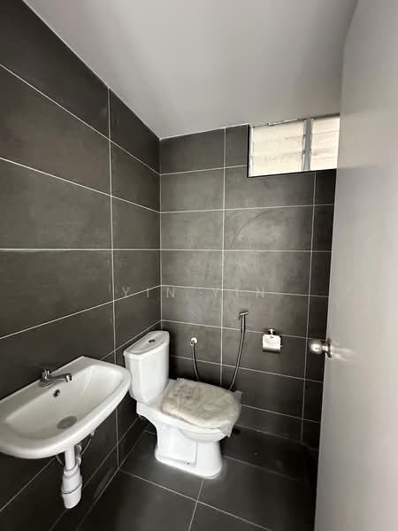 Service Residence for Sale at Midas @ Seri Alam - YIN YIN - Bathroom - PropertyGuru.com.my