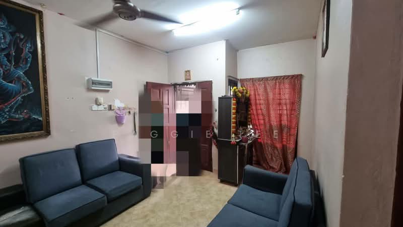 1-storey Terraced House for Sale in Bandar Baru Uda (Johor Bahru) - Paggie Tee - Living Room - PropertyGuru.com.my