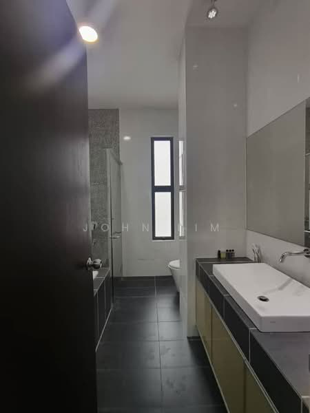 Rumah Berkembar untuk Dijual di Setia Eco Gardens (Gelang Patah) - John Lim - Bathroom - PropertyGuru.com.my