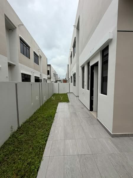 Rumah Berkembar untuk Dijual di Taman Sutera Utama (Skudai) - Reny Hee - PropertyGuru.com.my