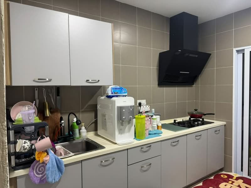 Kondominium untuk Disewa di Aurora Residence @ Lake Side City - KT Go - Kitchen - PropertyGuru.com.my