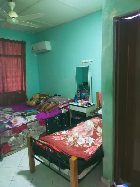 Rumah Berkembar untuk Dijual di Bandar Rinching Seksyen 4 (Semenyih) - Anan Mani - Bedroom - PropertyGuru.com.my