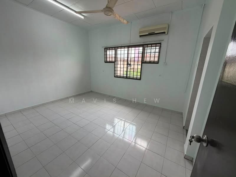2-storey Terraced House for Rent in Taman Megah Ria (Masai) - Mavis Hew - Interior - PropertyGuru.com.my