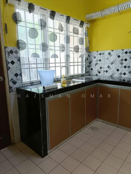 Rumah Teres 2 Tingkat untuk Dijual di Taman Tasik Prima (Puchong) - Hazeman Omar - Kitchen - PropertyGuru.com.my