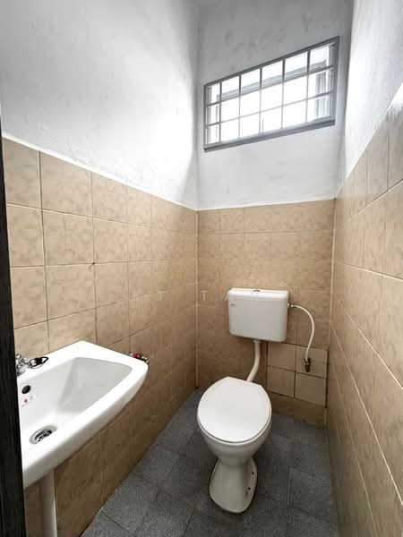Kedai untuk Disewa di Masai (Johor) - KT Tan - Bathroom - PropertyGuru.com.my