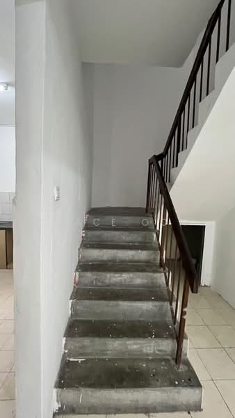 Rumah Teres 2 Tingkat untuk Dijual di Taman Lestari Putra (Seri Kembangan) - Grace Oon - Interior - PropertyGuru.com.my