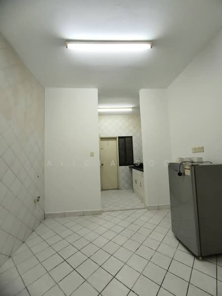 Condominium for Rent at Armanee - Alicia Soo - Kitchen - PropertyGuru.com.my
