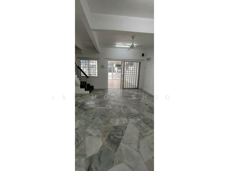 Rumah Teres 2 Tingkat untuk Disewa di Batu Caves (Selangor) - Lay Moi Shoo - Living Room - PropertyGuru.com.my