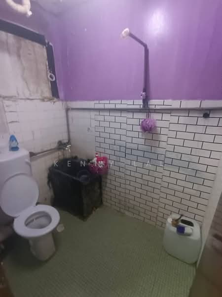 Rumah Flat untuk Dijual di Flat Pandan Jaya - Kenny Lai - Bathroom - PropertyGuru.com.my