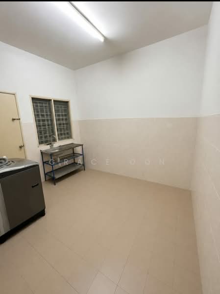 2-storey Terraced House for Sale in Bandar Putra Permai (Seri Kembangan) - Grace Oon - Kitchen - PropertyGuru.com.my