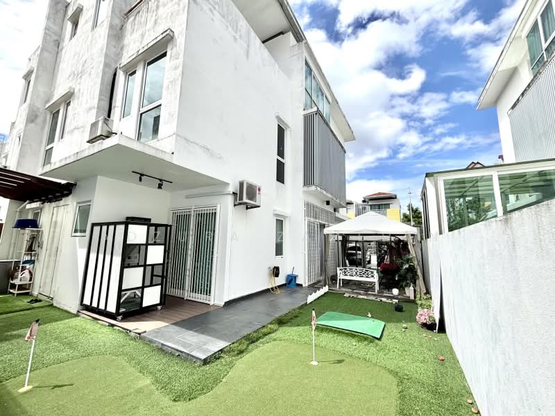 Rumah Berkembar untuk Dijual di Kajang (Selangor) - Adzura Zamedin - Exterior - PropertyGuru.com.my