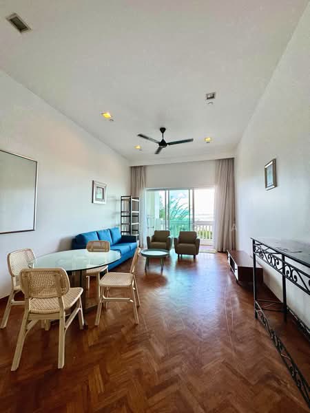Servis Apartment untuk Disewa di Straits Quay (The Suites at Waterside) - Charles Chaw - Living Room - PropertyGuru.com.my