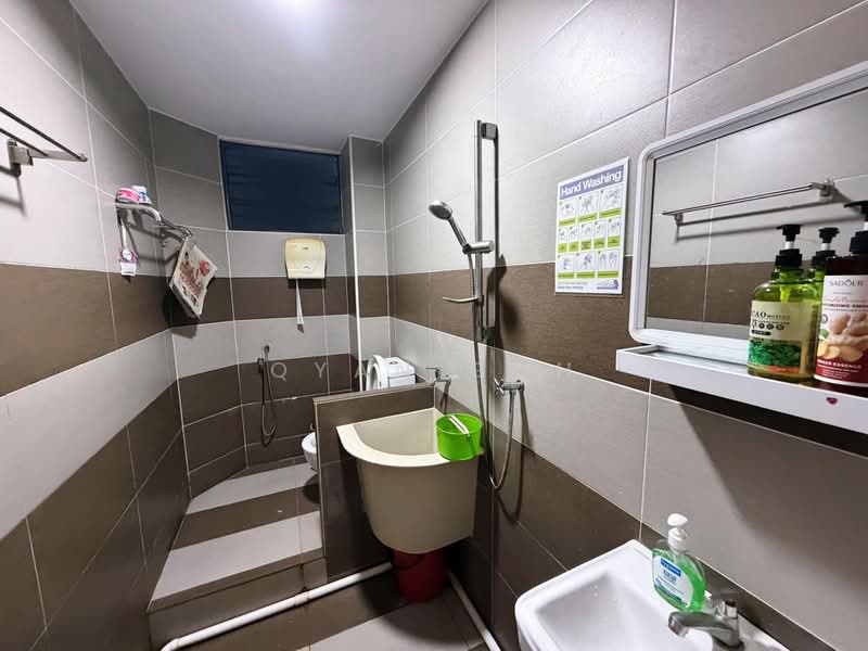 Bungalow for Rent in Island Glades (Jelutong) - Qyan Goh - Bathroom - PropertyGuru.com.my