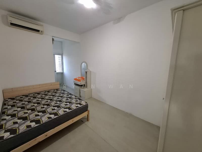 Pangsapuri untuk Disewa di Golden Showers (Kondo Ruby) - Ryan Wan - Bedroom - PropertyGuru.com.my