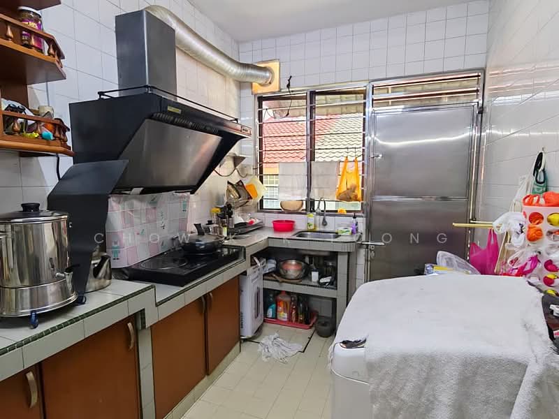 Rumah Teres 2-Tingkat untuk Dijual di Bandar Kinrara (Selangor) - Chow Kok Toong - Kitchen - PropertyGuru.com.my