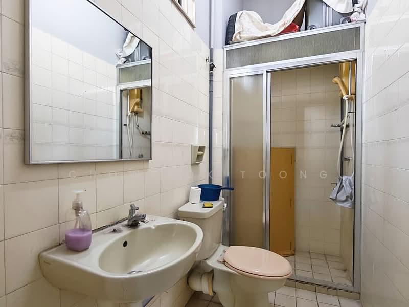 Rumah Teres 2-Tingkat untuk Dijual di Bandar Kinrara (Selangor) - Chow Kok Toong - Bathroom - PropertyGuru.com.my