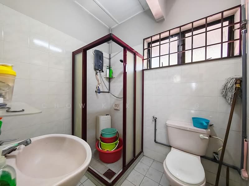 Rumah Teres 2-Tingkat untuk Dijual di Bandar Kinrara (Selangor) - Chow Kok Toong - Bathroom - PropertyGuru.com.my