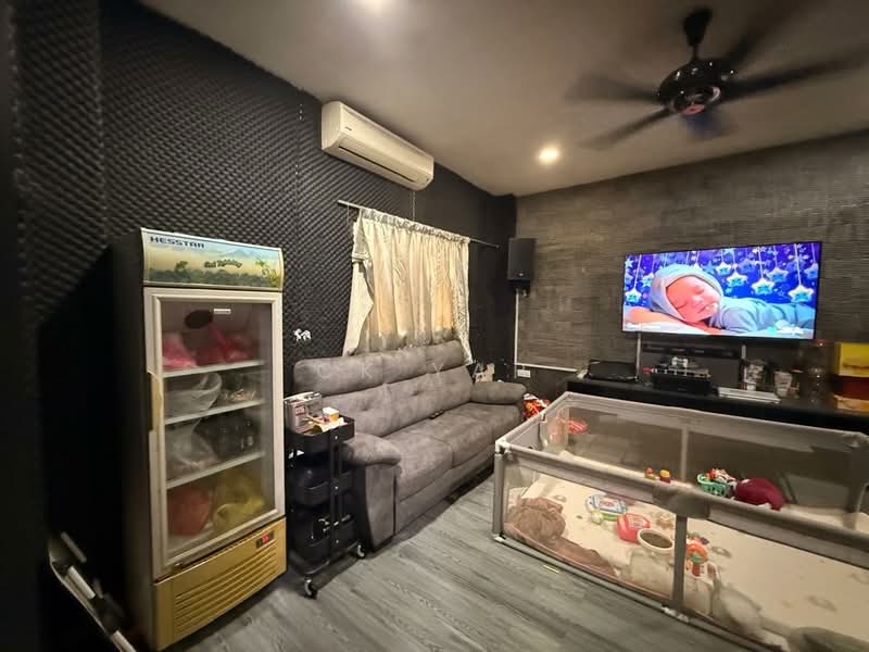 Rumah Berkembar untuk Dijual di Rawang (Selangor) - CK Yap - Living Room - PropertyGuru.com.my