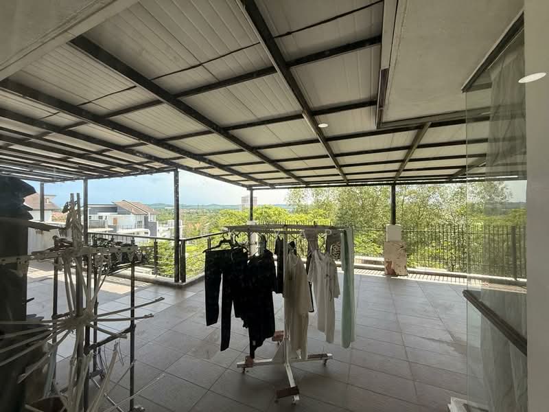 Rumah Berkembar untuk Dijual di Rawang (Selangor) - CK Yap - Balcony - PropertyGuru.com.my