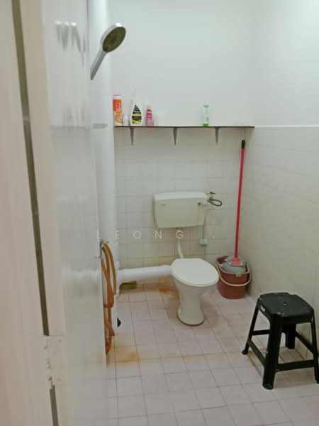Condominium for Sale at Bukit Awana Condominium - Leong . - Bathroom - PropertyGuru.com.my
