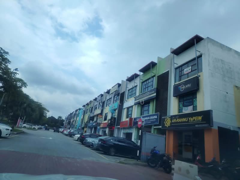 Shop for Sale in Bandar Putra Permai (Seri Kembangan) - HL Lau - Exterior - PropertyGuru.com.my