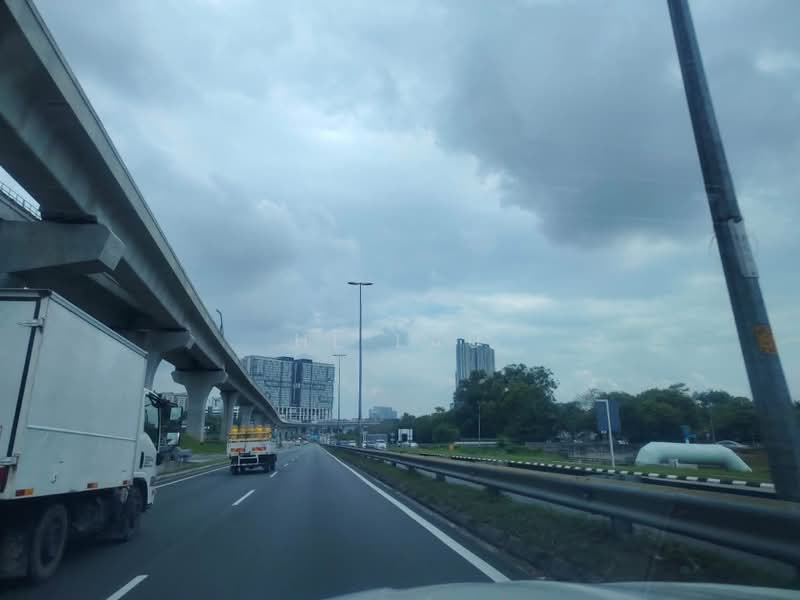 Shop for Sale in Bandar Putra Permai (Seri Kembangan) - HL Lau - PropertyGuru.com.my