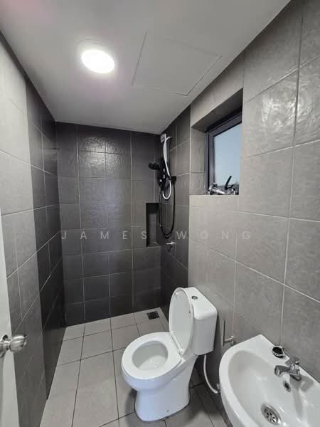 Kondominium untuk Disewa di Sky Awani Residensi 4 - James Wong - Bathroom - PropertyGuru.com.my