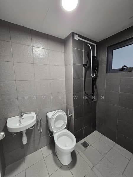 Kondominium untuk Disewa di Sky Awani Residensi 4 - James Wong - Bathroom - PropertyGuru.com.my