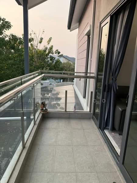 Rumah Teres 3 Tingkat untuk Dijual di Puchong (Selangor) - Adrian Loo - Balcony - PropertyGuru.com.my