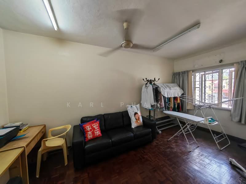Rumah Teres 2 Tingkat untuk Dijual di SS25 (Petaling Jaya) - Karl Phang - Living Room - PropertyGuru.com.my