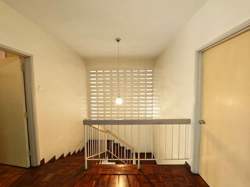 Rumah Teres 2 Tingkat untuk Dijual di SS25 (Petaling Jaya) - Karl Phang - Corridor - PropertyGuru.com.my