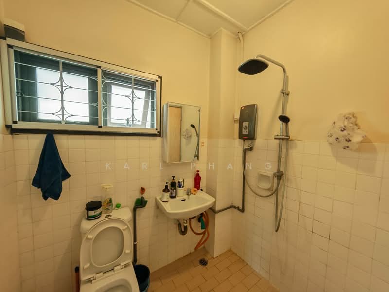 Rumah Teres 2 Tingkat untuk Dijual di SS25 (Petaling Jaya) - Karl Phang - Bathroom - PropertyGuru.com.my