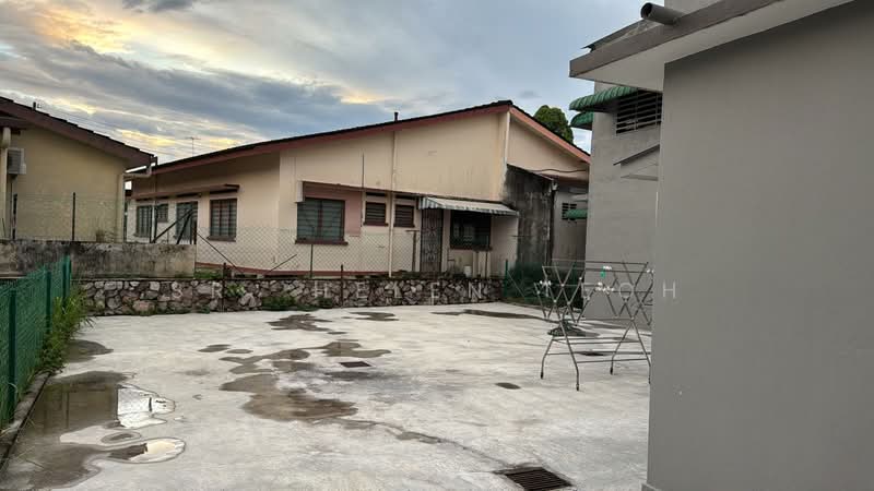 Rumah Berkembar untuk Dijual di Ipoh (Perak) - Sr. Helen Teoh - Exterior - PropertyGuru.com.my