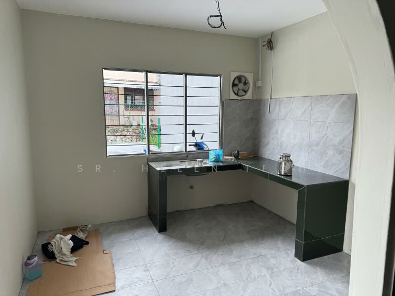 Rumah Berkembar untuk Dijual di Ipoh (Perak) - Sr. Helen Teoh - Kitchen - PropertyGuru.com.my