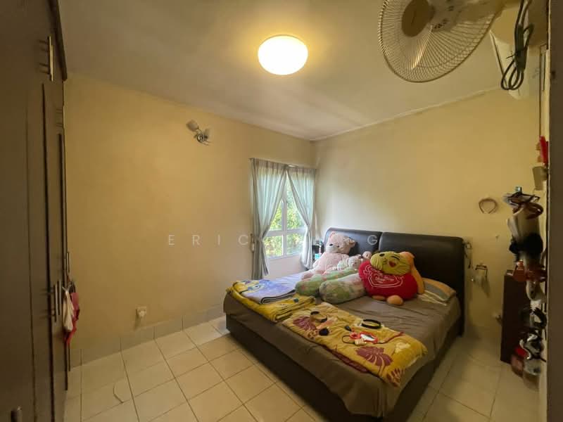 Condominium for Sale at Greenlane Park - Eric Kang - Bedroom - PropertyGuru.com.my