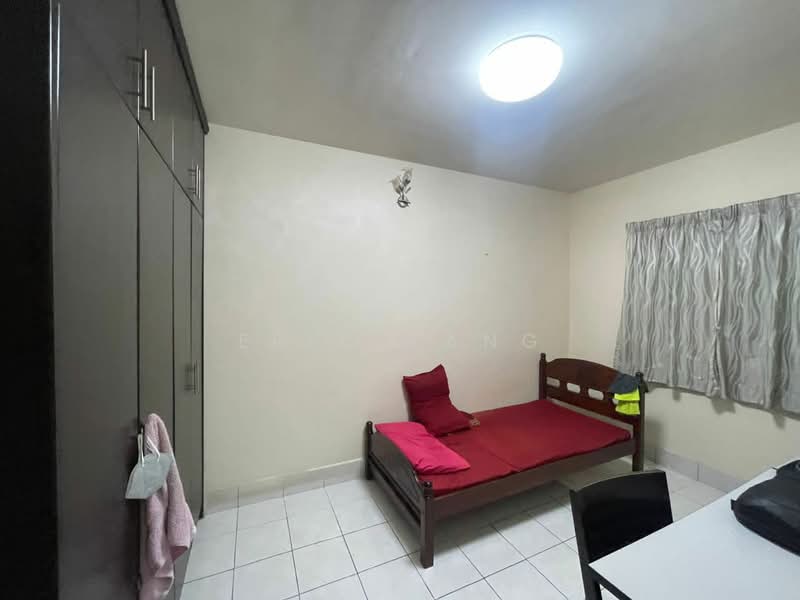 Condominium for Sale at Greenlane Park - Eric Kang - Bedroom - PropertyGuru.com.my