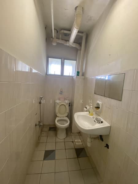 Office for Rent in Shah Alam (Selangor) - Emily Kho - Bathroom - PropertyGuru.com.my