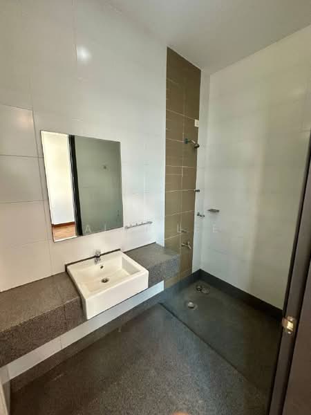 Semi-Detached House for Sale in Johor Bahru (Johor) - Alan Lee - Bathroom - PropertyGuru.com.my