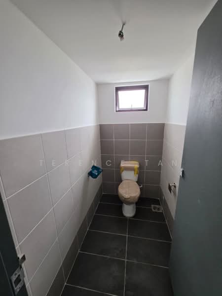 Shop / Office for Rent in Bandar Baru Permas Jaya (Permas Jaya) - Terence Tan - Bathroom - PropertyGuru.com.my